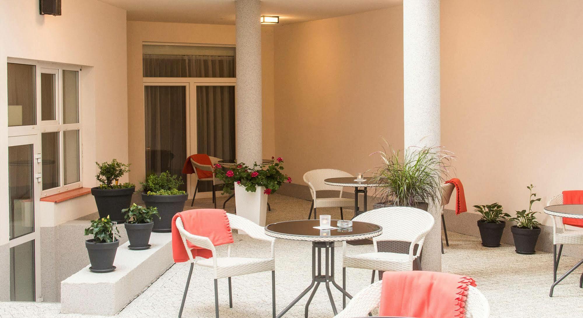 Europejski Boutique Hotel Радом Екстер'єр фото